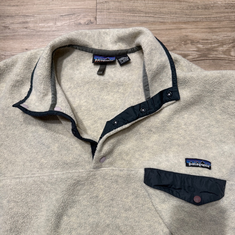 Patagonia Beige Pullover Fleece with Navy Trim - Picture 3 of 10